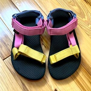 Girls Size 11 Teva sandals